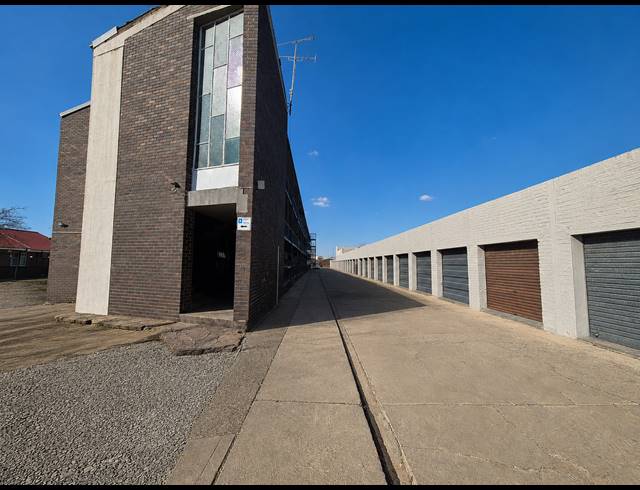 2 BEDROOM APARTMENT FOR SALE IN THREE RIVERS